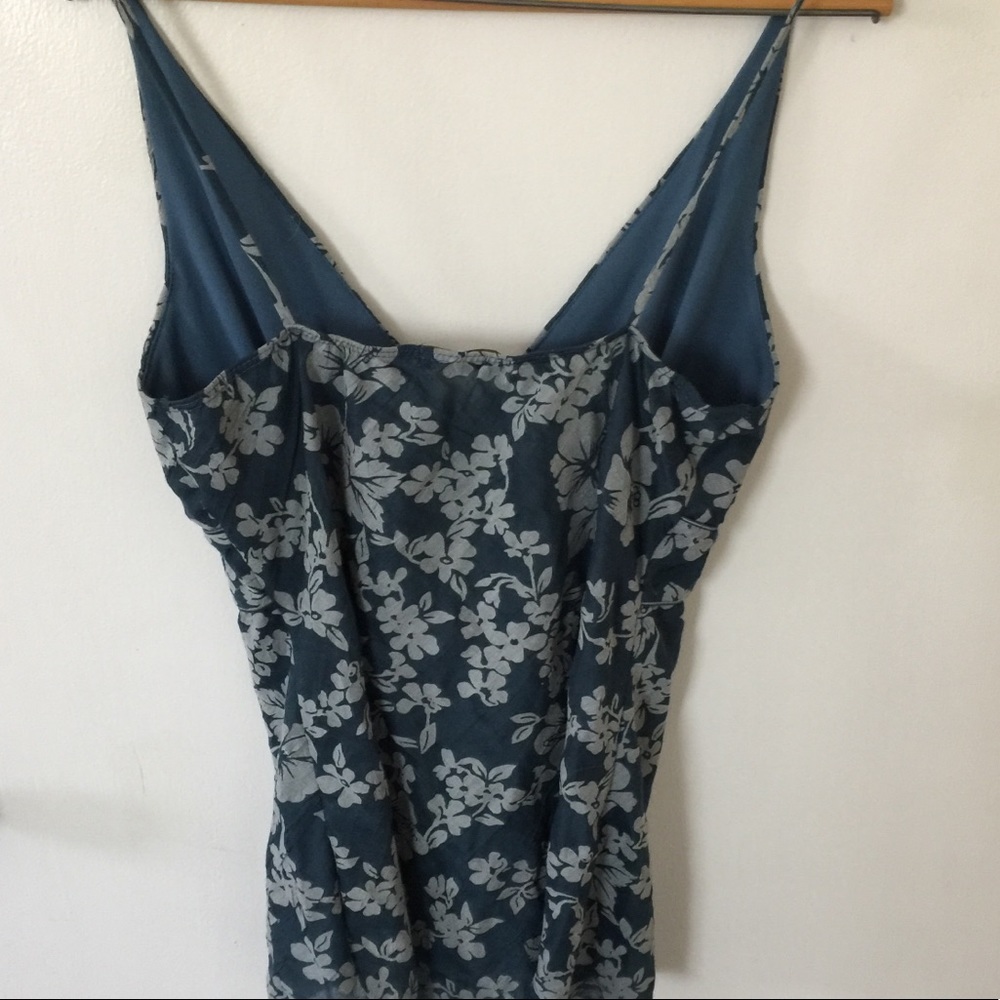 Flowy Floral Tank - Picture 4 of 4
